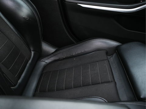 BMW 3-serie 320i Executive Edition Sport-Line Aut. *PANO | LEATHER-MICROFIBRE | FULL-LED | DIGI-COCKPIT | SPORT-SEATS | HIFI-SOUND | NAVI-FULLMAP | AMBIENT-LIGHT | ECC | CARPLAY | DAB | PDC | CRUISE | 17''ALU*