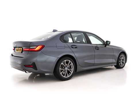 BMW 3-serie 320i Executive Edition Sport-Line Aut. *PANO | LEATHER-MICROFIBRE | FULL-LED | DIGI-COCKPIT | SPORT-SEATS | HIFI-SOUND | NAVI-FULLMAP | AMBIENT-LIGHT | ECC | CARPLAY | DAB | PDC | CRUISE | 17''ALU*
