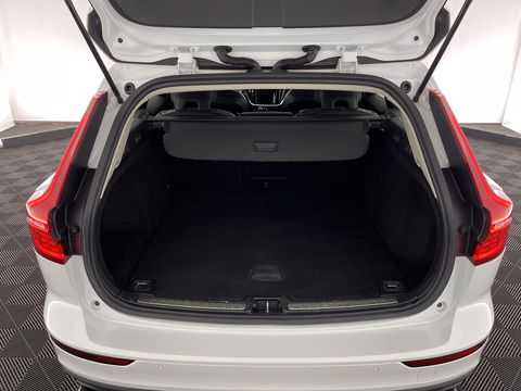Volvo V60 2.0 D4 Momentum Maxton-Design *FULL-LED | LEATHER-MICROFIBRE | DIGI-COCKPIT | NAVI-FULLMAP | HEATED-COMFORTSEATS | ECC | PDC | CRUISE | LANE-ASSIST | CARPLAY | 20''ALU *