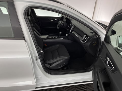Volvo V60 2.0 D4 Momentum Maxton-Design *FULL-LED | LEATHER-MICROFIBRE | DIGI-COCKPIT | NAVI-FULLMAP | HEATED-COMFORTSEATS | ECC | PDC | CRUISE | LANE-ASSIST | CARPLAY | 20''ALU *