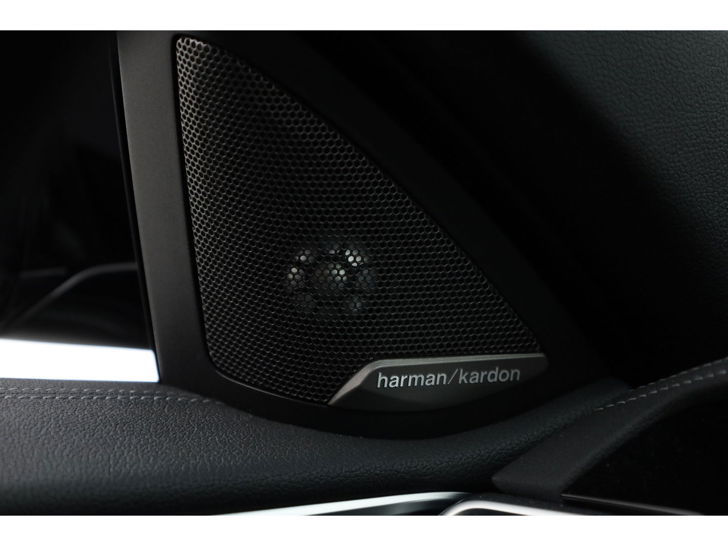 BMW 4 Serie Cabrio M440i xDrive 374pk | HUD | Harman/Kardon | Laser | Stoel/Stuur/Nekverw. | 360cam