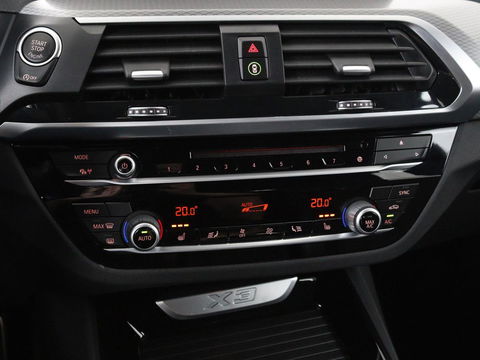 BMW X3 xDrive20i High Executive | M Sport | Leder | Stoelverwarming | Camera | Live Cockpit | Full LED | Sportstoelen | Navigatie | DAB