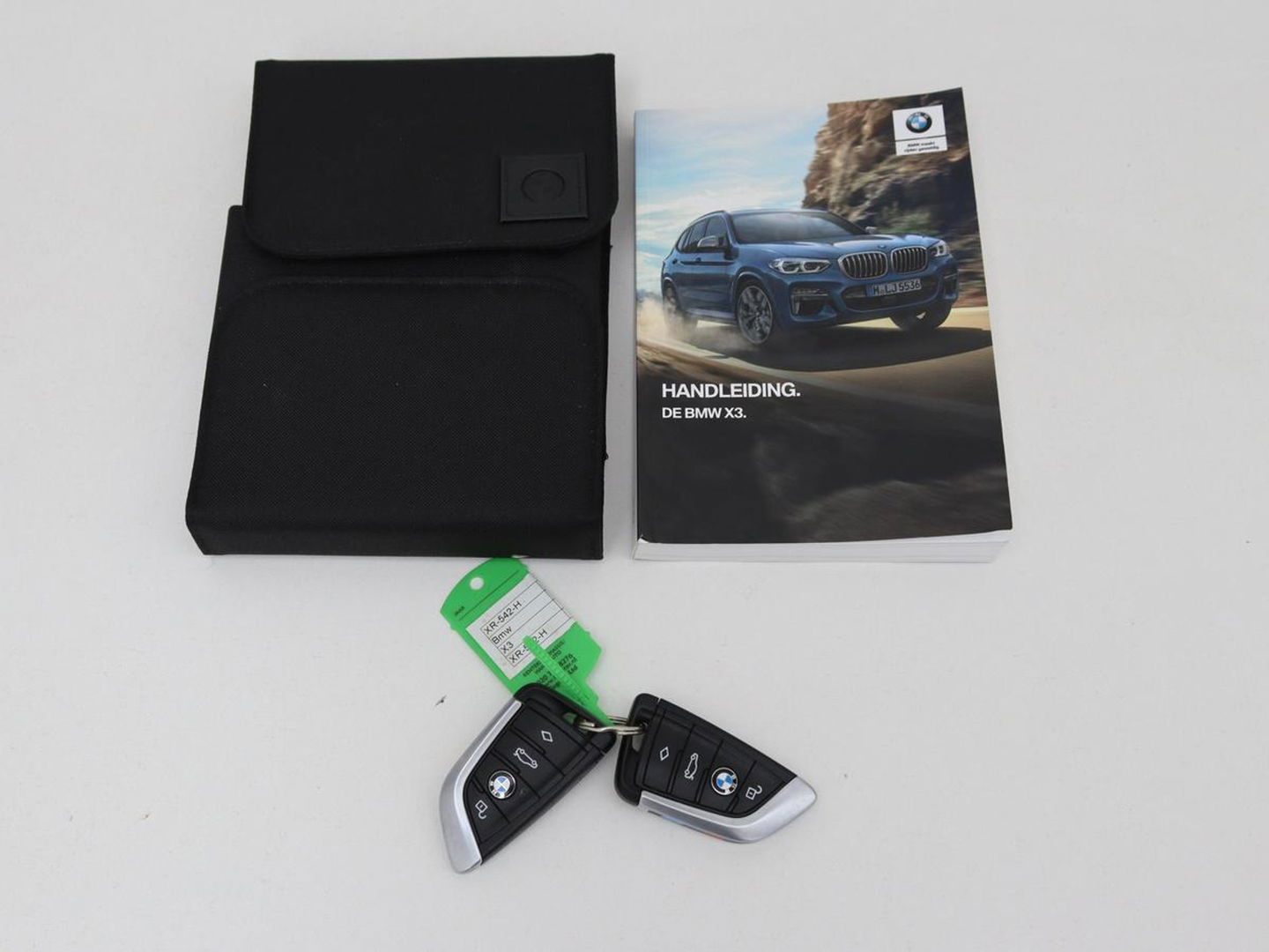 BMW X3 xDrive20i High Executive | M Sport | Leder | Stoelverwarming | Camera | Live Cockpit | Full LED | Sportstoelen | Navigatie | DAB