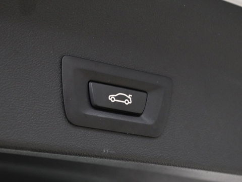 BMW X3 xDrive20i High Executive | M Sport | Leder | Stoelverwarming | Camera | Live Cockpit | Full LED | Sportstoelen | Navigatie | DAB