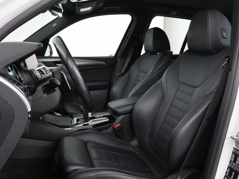 BMW X3 xDrive20i High Executive | M Sport | Leder | Stoelverwarming | Camera | Live Cockpit | Full LED | Sportstoelen | Navigatie | DAB