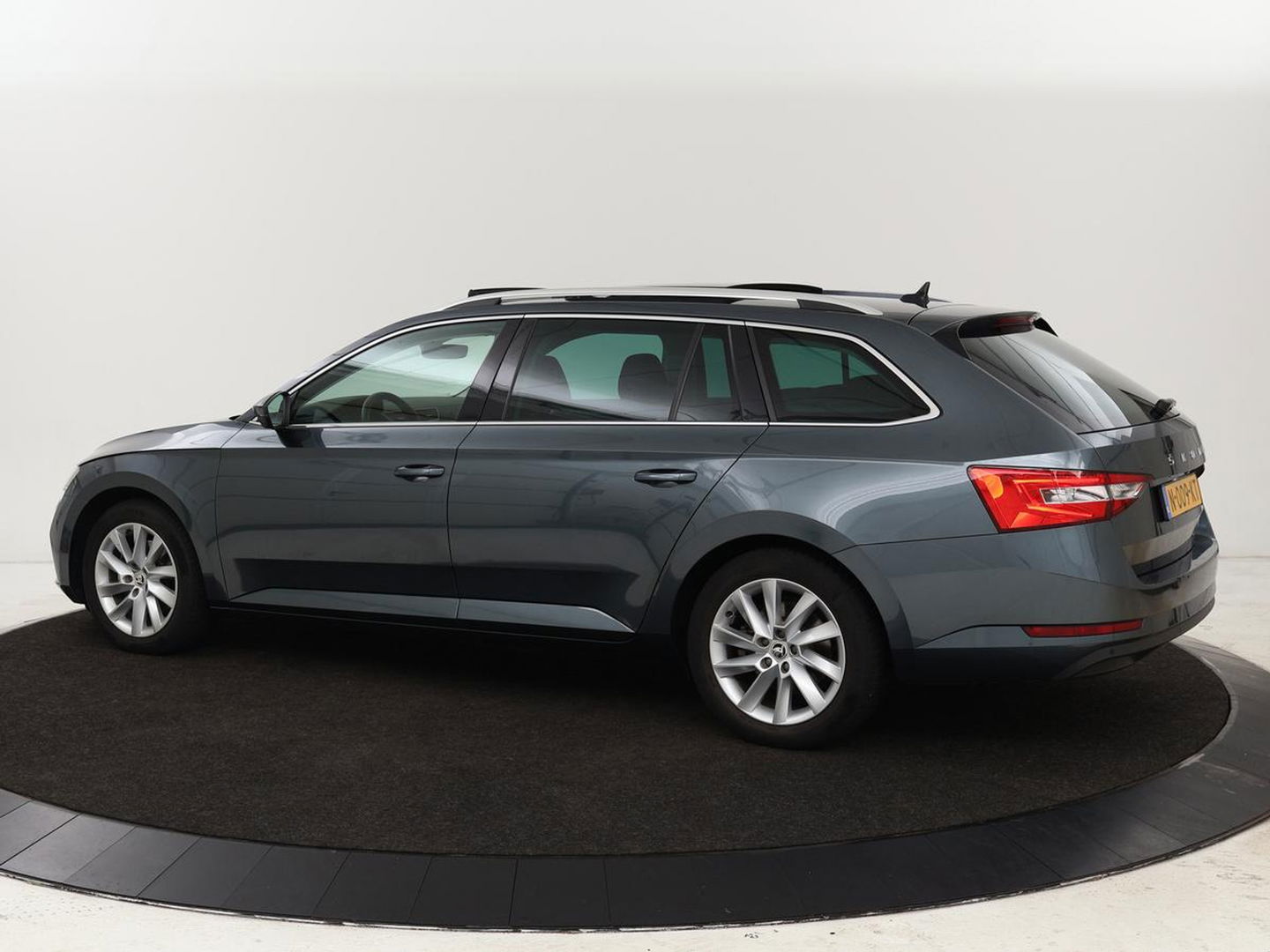 Škoda Superb 1.4 TSI iV Business Edition Plus | Panoramadak | Virtual Cockpit | Stoelverwarming | Camera | Carplay | Full LED | Memory | Navigatie | Parkeerhulp