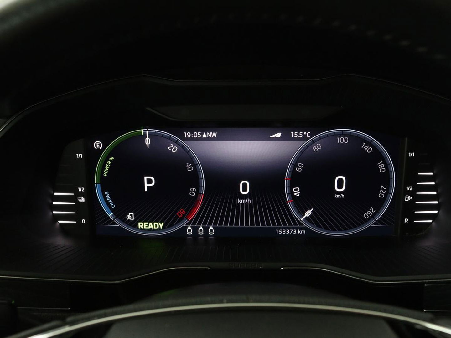 Škoda Superb 1.4 TSI iV Business Edition Plus | Panoramadak | Virtual Cockpit | Stoelverwarming | Camera | Carplay | Full LED | Memory | Navigatie | Parkeerhulp