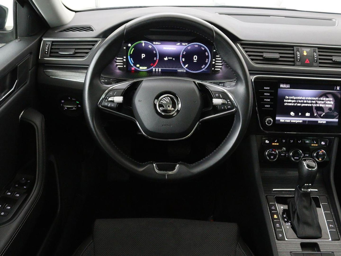 Škoda Superb 1.4 TSI iV Business Edition Plus | Panoramadak | Virtual Cockpit | Stoelverwarming | Camera | Carplay | Full LED | Memory | Navigatie | Parkeerhulp