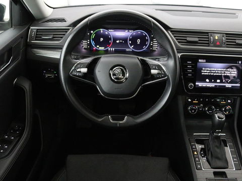 Škoda Superb 1.4 TSI iV Business Edition Plus | Panoramadak | Virtual Cockpit | Stoelverwarming | Camera | Carplay | Full LED | Memory | Navigatie | Parkeerhulp