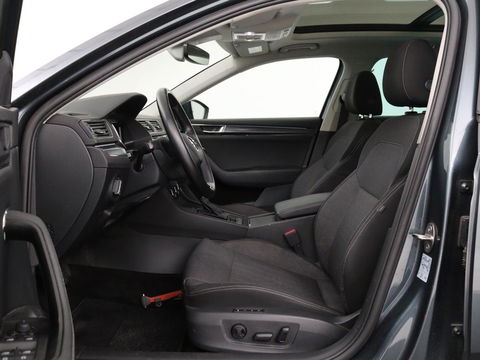 Škoda Superb 1.4 TSI iV Business Edition Plus | Panoramadak | Virtual Cockpit | Stoelverwarming | Camera | Carplay | Full LED | Memory | Navigatie | Parkeerhulp