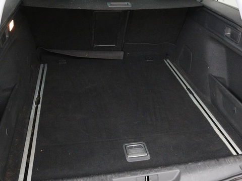 Peugeot 308 1.6 BlueHDI Executive | 1e eigenaar | Panoramadak | Carplay | Camera | Leder | Navigatie | DAB | Climate control | Cruise control