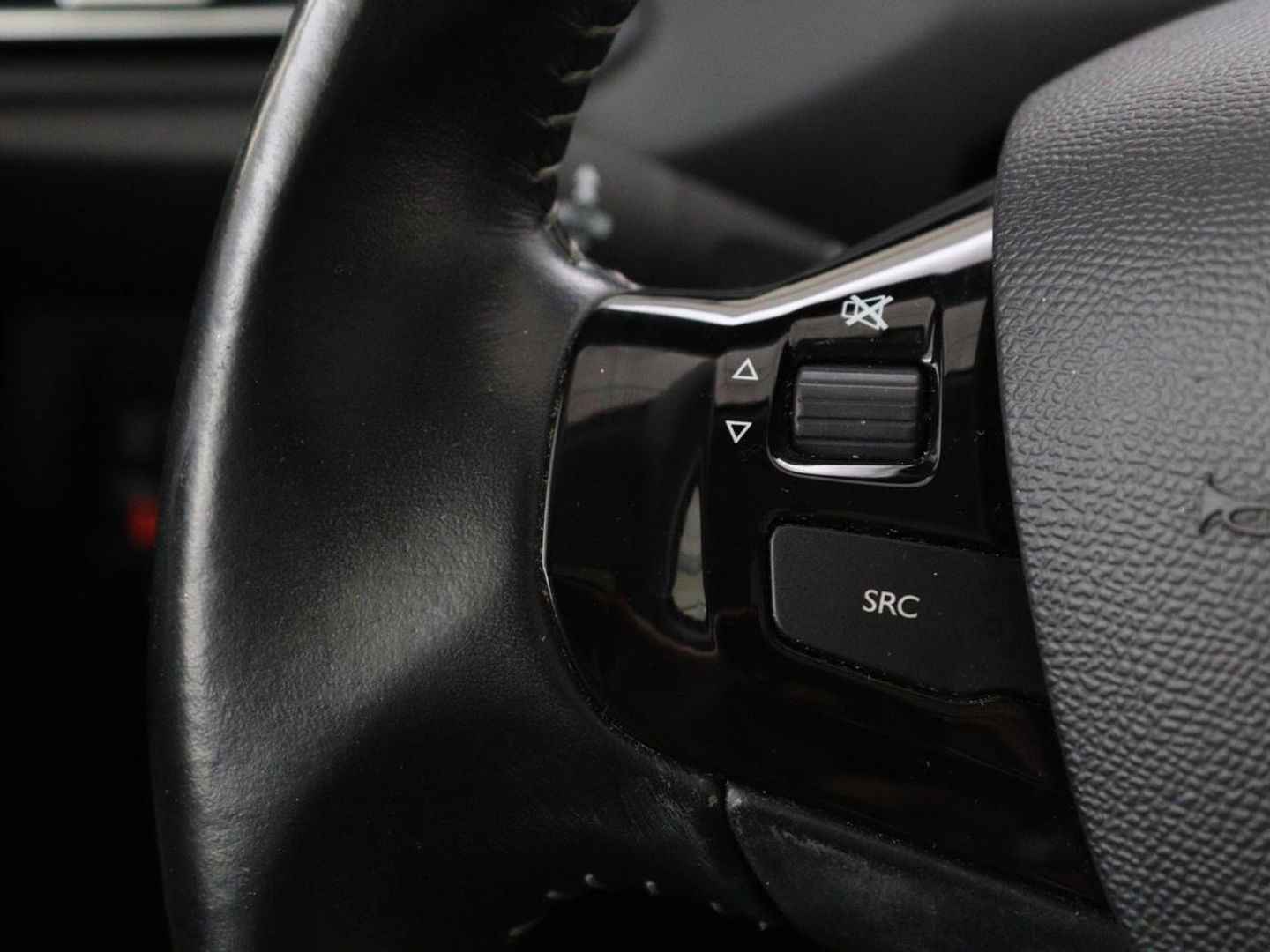 Peugeot 308 1.6 BlueHDI Executive | 1e eigenaar | Panoramadak | Carplay | Camera | Leder | Navigatie | DAB | Climate control | Cruise control