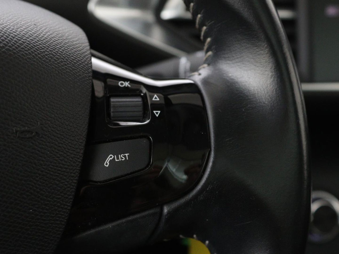 Peugeot 308 1.6 BlueHDI Executive | 1e eigenaar | Panoramadak | Carplay | Camera | Leder | Navigatie | DAB | Climate control | Cruise control