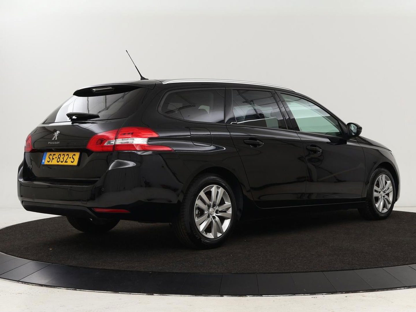 Peugeot 308 1.6 BlueHDI Executive | 1e eigenaar | Panoramadak | Carplay | Camera | Leder | Navigatie | DAB | Climate control | Cruise control