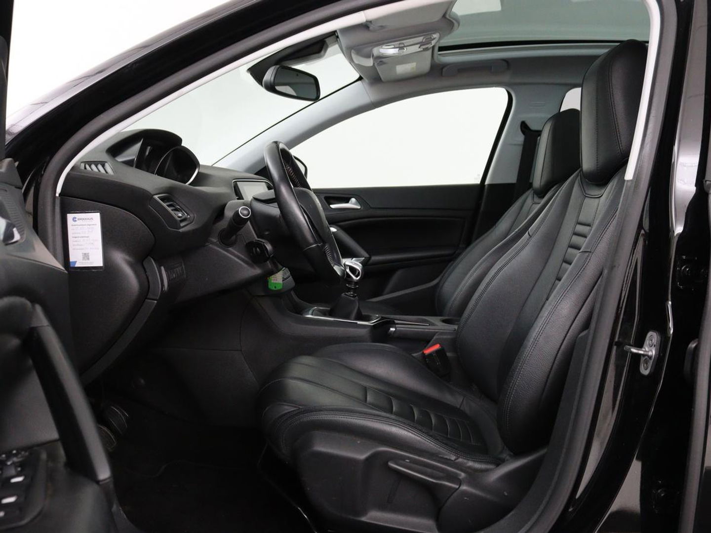 Peugeot 308 1.6 BlueHDI Executive | 1e eigenaar | Panoramadak | Carplay | Camera | Leder | Navigatie | DAB | Climate control | Cruise control