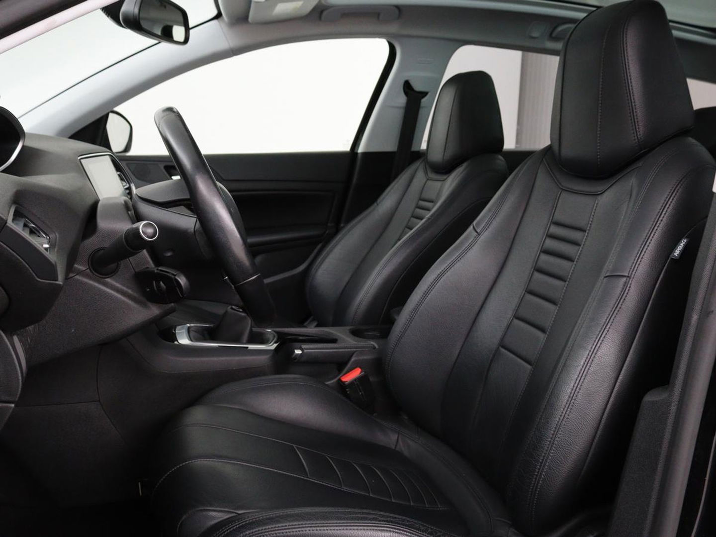 Peugeot 308 1.6 BlueHDI Executive | 1e eigenaar | Panoramadak | Carplay | Camera | Leder | Navigatie | DAB | Climate control | Cruise control