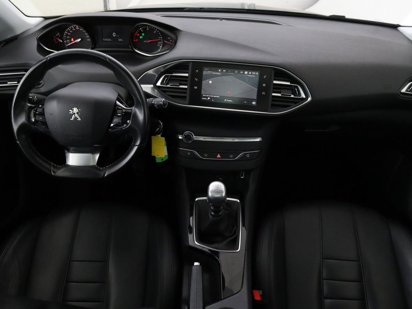 Peugeot 308 1.6 BlueHDI Executive | 1e eigenaar | Panoramadak | Carplay | Camera | Leder | Navigatie | DAB | Climate control | Cruise control
