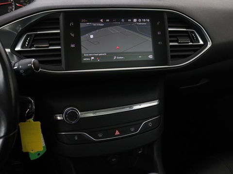 Peugeot 308 1.6 BlueHDI Executive | 1e eigenaar | Panoramadak | Carplay | Camera | Leder | Navigatie | DAB | Climate control | Cruise control