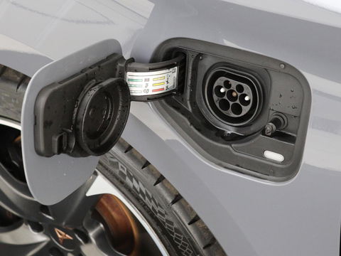 CUPRA Leon 1.4 e-Hybrid VZ Performance | Panoramadak | Stoel & stuurverwarming | Adaptive cruise | Carplay | Navigatie | Sportstoelen | Full LED | Keyless | PHEV