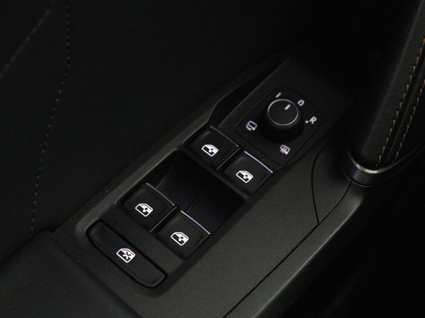 CUPRA Leon 1.4 e-Hybrid VZ Performance | Panoramadak | Stoel & stuurverwarming | Adaptive cruise | Carplay | Navigatie | Sportstoelen | Full LED | Keyless | PHEV