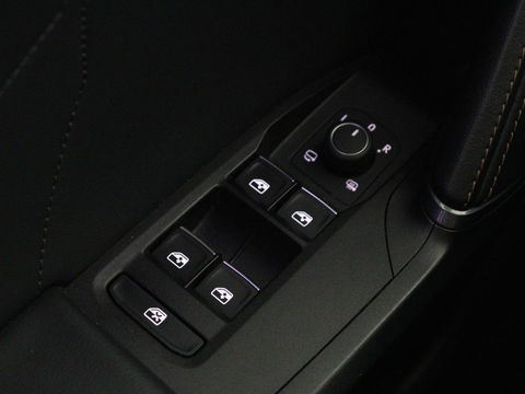 CUPRA Leon 1.4 e-Hybrid VZ Performance | Panoramadak | Stoel & stuurverwarming | Adaptive cruise | Carplay | Navigatie | Sportstoelen | Full LED | Keyless | PHEV