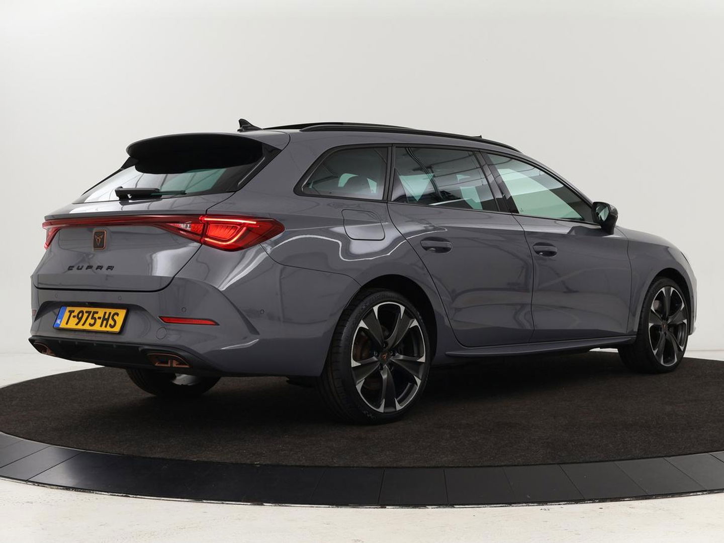 CUPRA Leon 1.4 e-Hybrid VZ Performance | Panoramadak | Stoel & stuurverwarming | Adaptive cruise | Carplay | Navigatie | Sportstoelen | Full LED | Keyless | PHEV