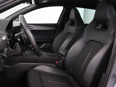 CUPRA Leon 1.4 e-Hybrid VZ Performance | Panoramadak | Stoel & stuurverwarming | Adaptive cruise | Carplay | Navigatie | Sportstoelen | Full LED | Keyless | PHEV