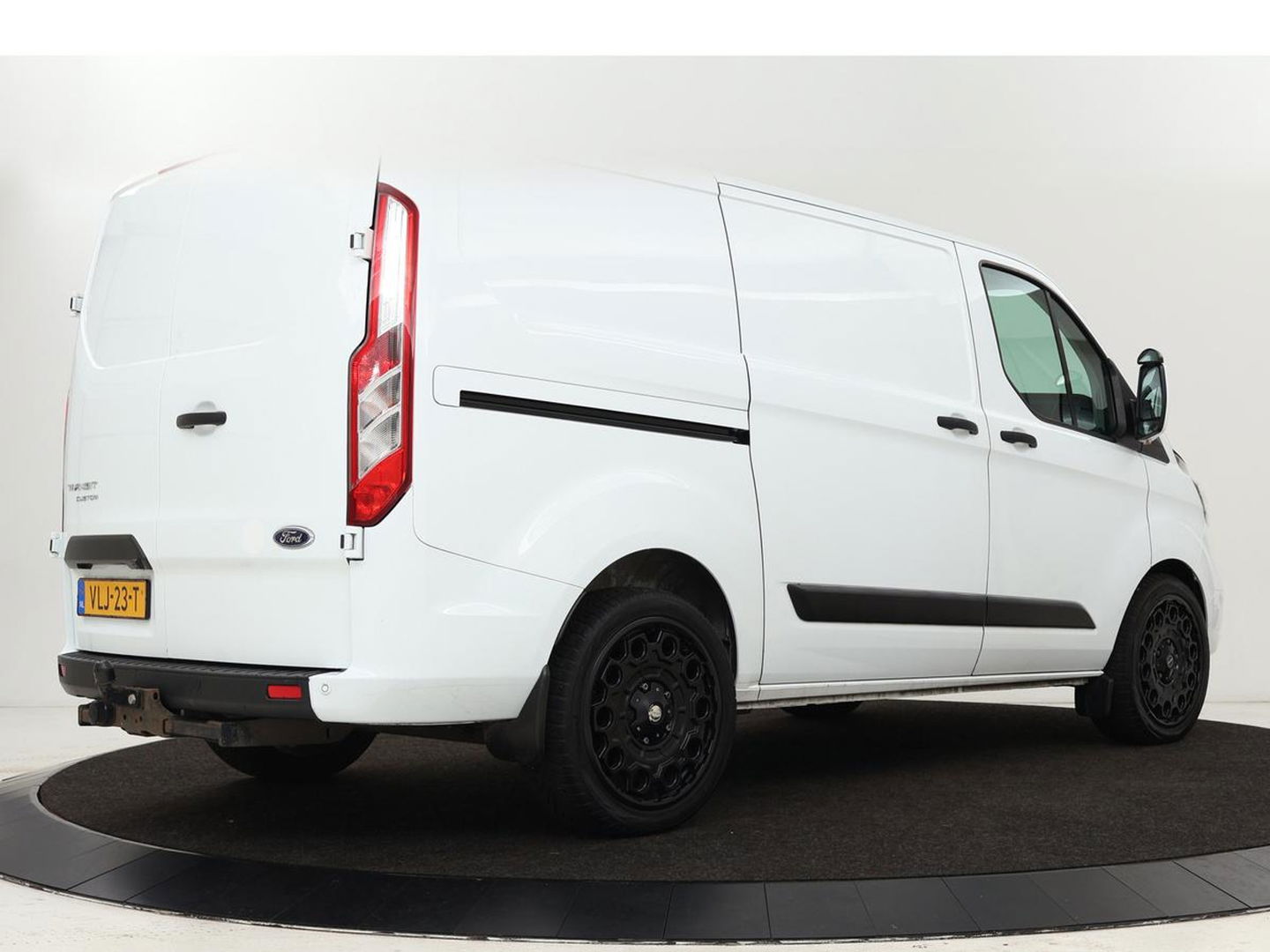 Ford Transit Custom 2.0 TDCI L1H1 Trend | Automaat | Trekhaak | Camera | Navigatie | Cruise control | Airco | Bluetooth | DAB
