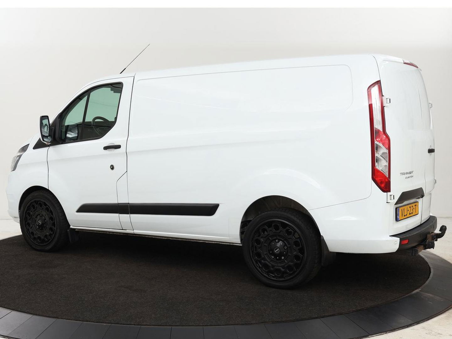 Ford Transit Custom 2.0 TDCI L1H1 Trend | Automaat | Trekhaak | Camera | Navigatie | Cruise control | Airco | Bluetooth | DAB