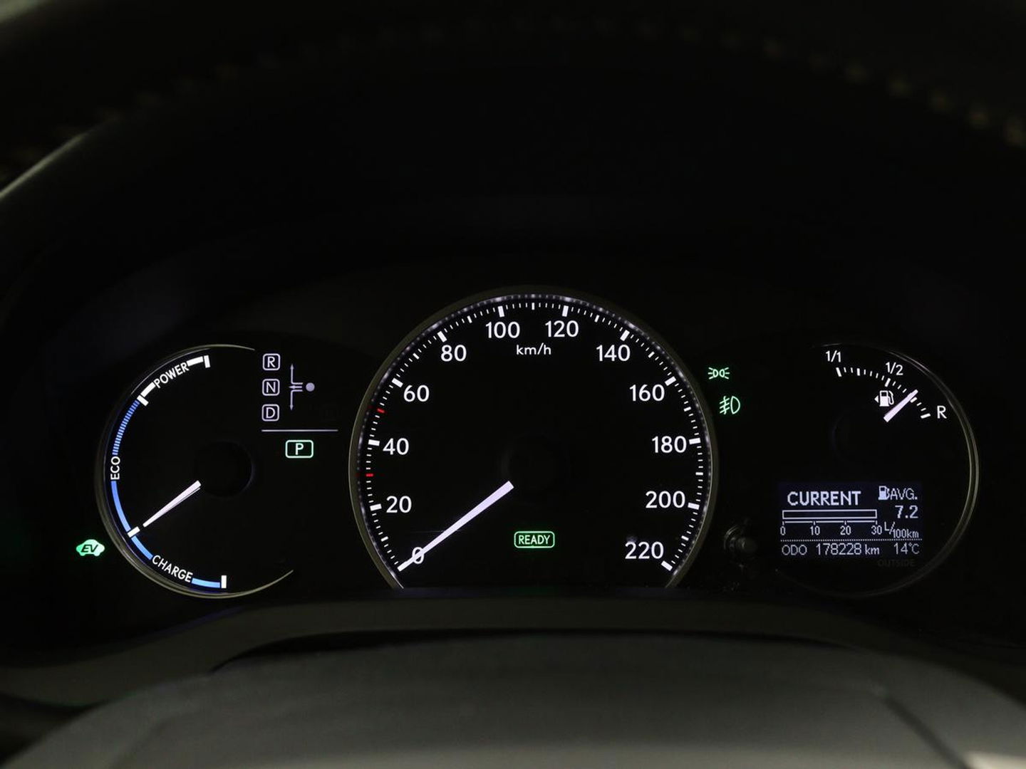 Lexus CT 200h 25th Edition | Stoelverwarming | Navigatie | Parkeerhulp | Climate control | Camera | Cruise control | Sportstoelen | Bluetooth