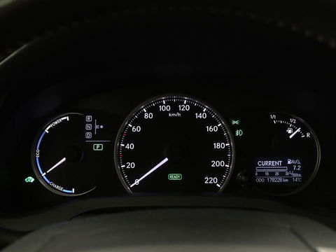 Lexus CT 200h 25th Edition | Stoelverwarming | Navigatie | Parkeerhulp | Climate control | Camera | Cruise control | Sportstoelen | Bluetooth