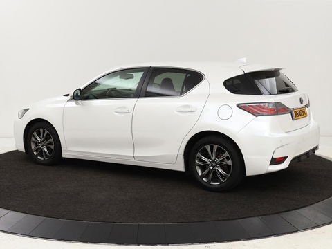 Lexus CT 200h 25th Edition | Stoelverwarming | Navigatie | Parkeerhulp | Climate control | Camera | Cruise control | Sportstoelen | Bluetooth