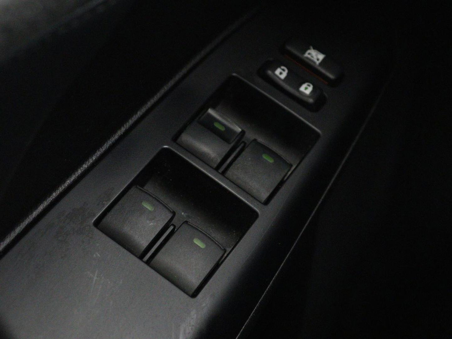 Lexus CT 200h 25th Edition | Stoelverwarming | Navigatie | Parkeerhulp | Climate control | Camera | Cruise control | Sportstoelen | Bluetooth