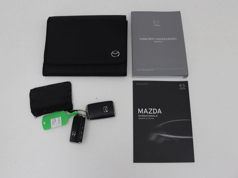 Mazda 3 2.0 e-SkyActiv-X Luxury | Leder | Stoel & stuurverwarming | BOSE Sound | Adaptive cruise | Camera | Carplay | Keyless | Head-Up | Memory