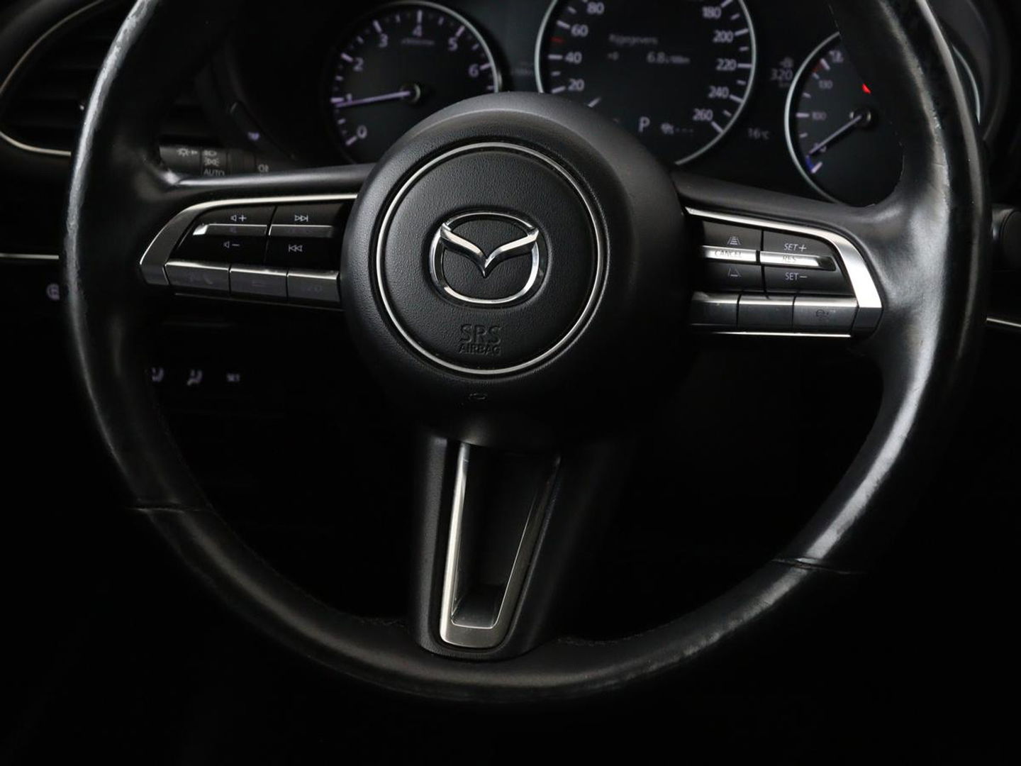 Mazda 3 2.0 e-SkyActiv-X Luxury | Leder | Stoel & stuurverwarming | BOSE Sound | Adaptive cruise | Camera | Carplay | Keyless | Head-Up | Memory
