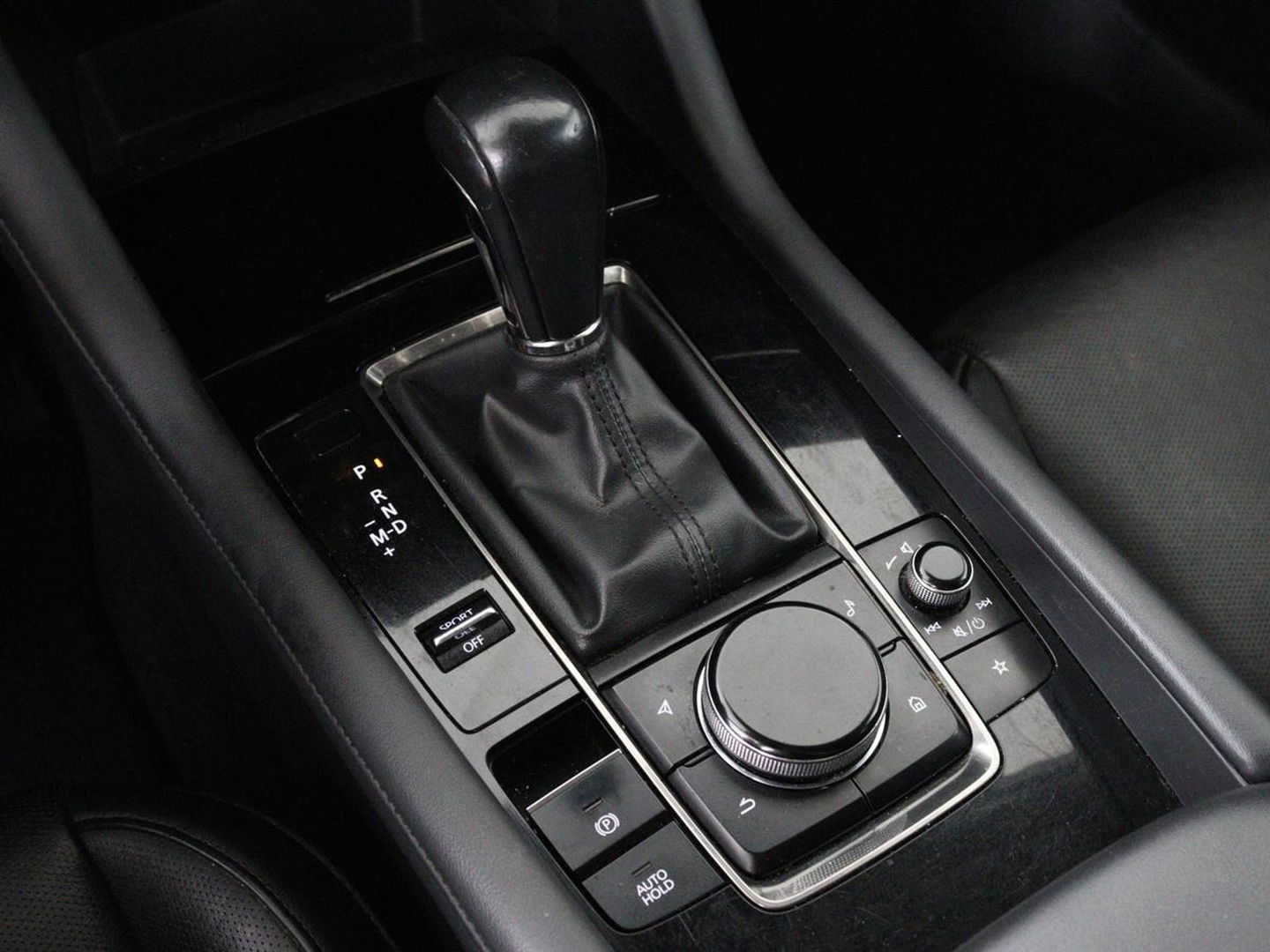Mazda 3 2.0 e-SkyActiv-X Luxury | Leder | Stoel & stuurverwarming | BOSE Sound | Adaptive cruise | Camera | Carplay | Keyless | Head-Up | Memory