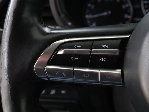 Mazda 3 2.0 e-SkyActiv-X Luxury | Leder | Stoel & stuurverwarming | BOSE Sound | Adaptive cruise | Camera | Carplay | Keyless | Head-Up | Memory