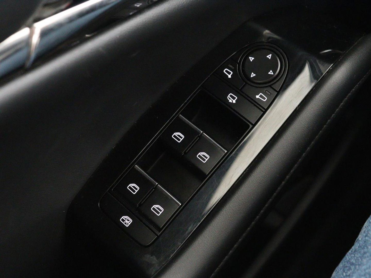 Mazda 3 2.0 e-SkyActiv-X Luxury | Leder | Stoel & stuurverwarming | BOSE Sound | Adaptive cruise | Camera | Carplay | Keyless | Head-Up | Memory