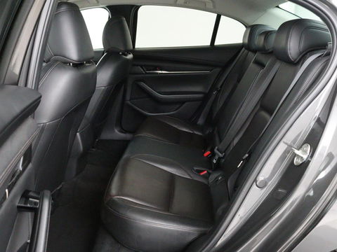 Mazda 3 2.0 e-SkyActiv-X Luxury | Leder | Stoel & stuurverwarming | BOSE Sound | Adaptive cruise | Camera | Carplay | Keyless | Head-Up | Memory