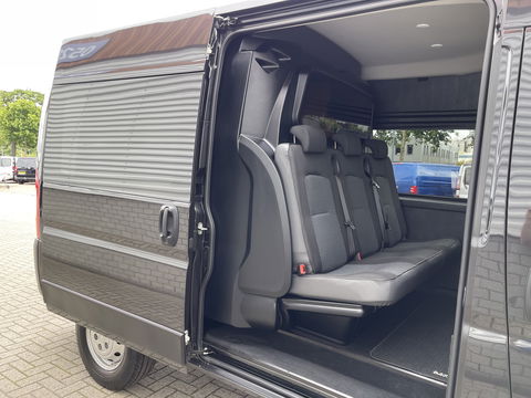 Fiat Ducato 35H 2.3 MultiJet 140pk L2H2 DC 6 persoons / vaste prijs rijklaar € 25.950 ex btw / lease vanaf € 424 / cruise en climate control / camera / trekhaak 3000 kg !