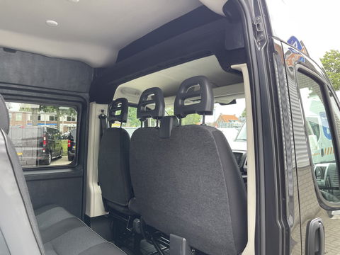 Fiat Ducato 35H 2.3 MultiJet 140pk L2H2 DC 6 persoons / vaste prijs rijklaar € 25.950 ex btw / lease vanaf € 424 / cruise en climate control / camera / trekhaak 3000 kg !