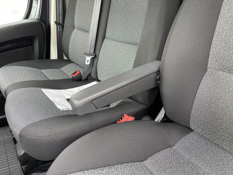 Fiat Ducato 35H 2.3 MultiJet 140pk L2H2 DC 6 persoons / vaste prijs rijklaar € 25.950 ex btw / lease vanaf € 424 / cruise en climate control / camera / trekhaak 3000 kg !