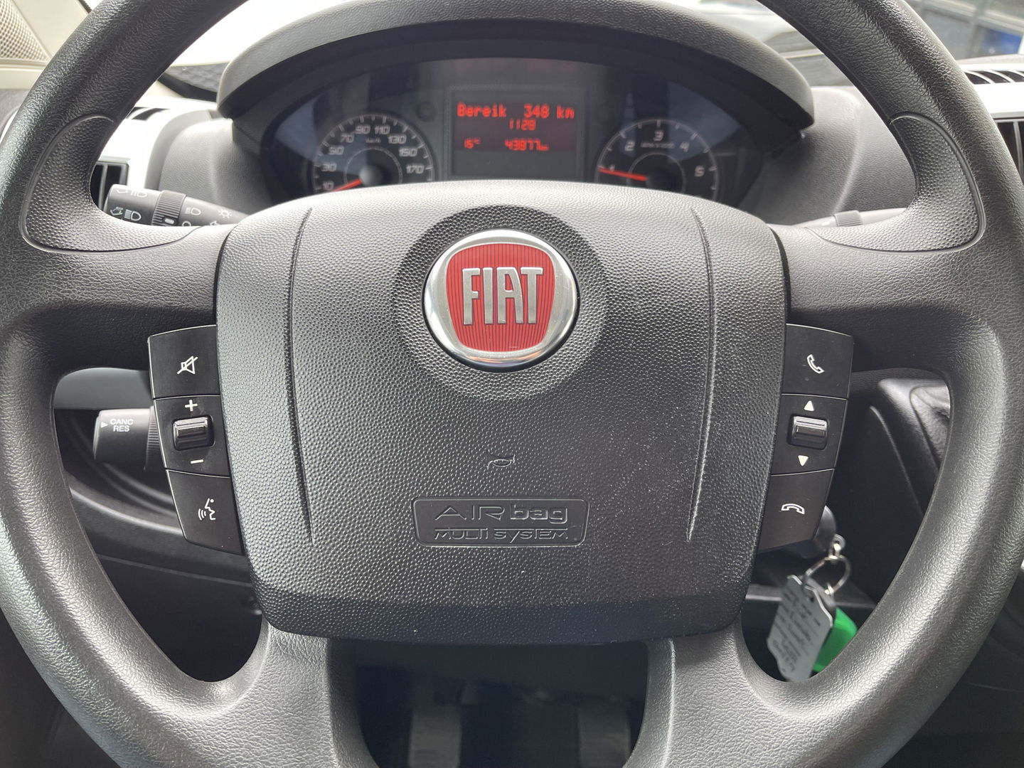 Fiat Ducato 35H 2.3 MultiJet 140pk L2H2 DC 6 persoons / vaste prijs rijklaar € 25.950 ex btw / lease vanaf € 424 / cruise en climate control / camera / trekhaak 3000 kg !