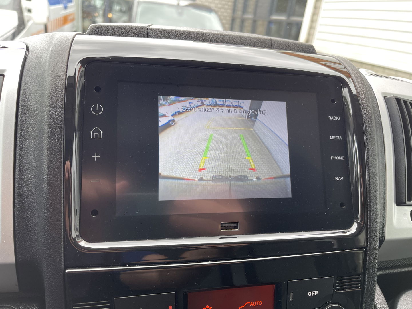 Fiat Ducato 35H 2.3 MultiJet 140pk L2H2 DC 6 persoons / vaste prijs rijklaar € 25.950 ex btw / lease vanaf € 424 / cruise en climate control / camera / trekhaak 3000 kg !