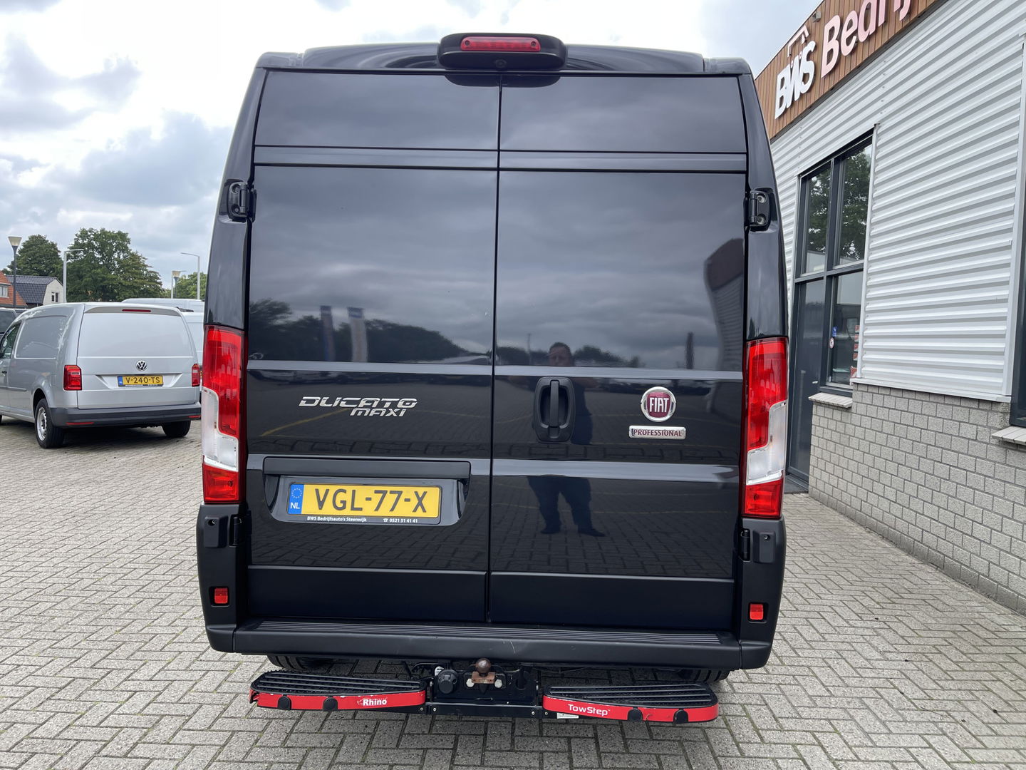 Fiat Ducato 35H 2.3 MultiJet 140pk L2H2 DC 6 persoons / vaste prijs rijklaar € 25.950 ex btw / lease vanaf € 424 / cruise en climate control / camera / trekhaak 3000 kg !