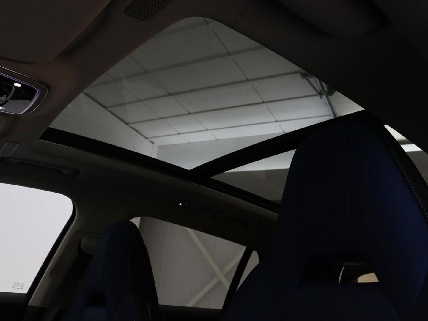 Lynk & Co 01 1.5 Plug In | Panoramadak | Infinity by Harman | 360 camera | Adaptive cruise | Stoelverwarming | Carplay | Memory | Full LED