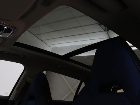 Lynk & Co 01 1.5 Plug In | Panoramadak | Infinity by Harman | 360 camera | Adaptive cruise | Stoelverwarming | Carplay | Memory | Full LED