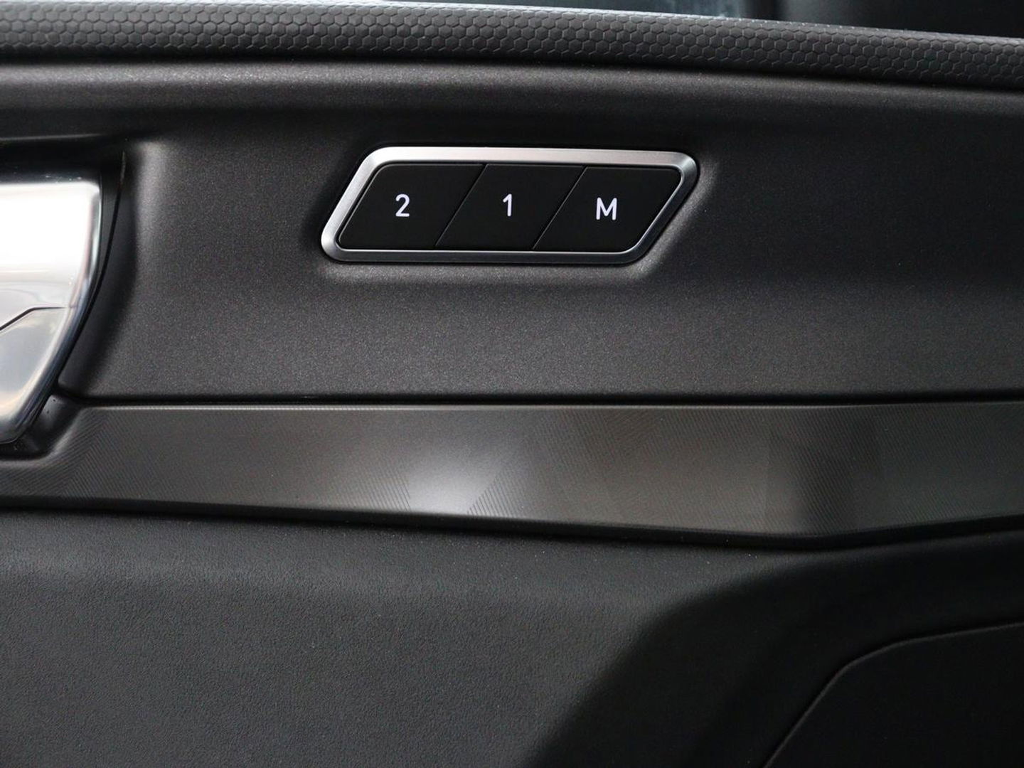 Lynk & Co 01 1.5 Plug In | Panoramadak | Infinity by Harman | 360 camera | Adaptive cruise | Stoelverwarming | Carplay | Memory | Full LED