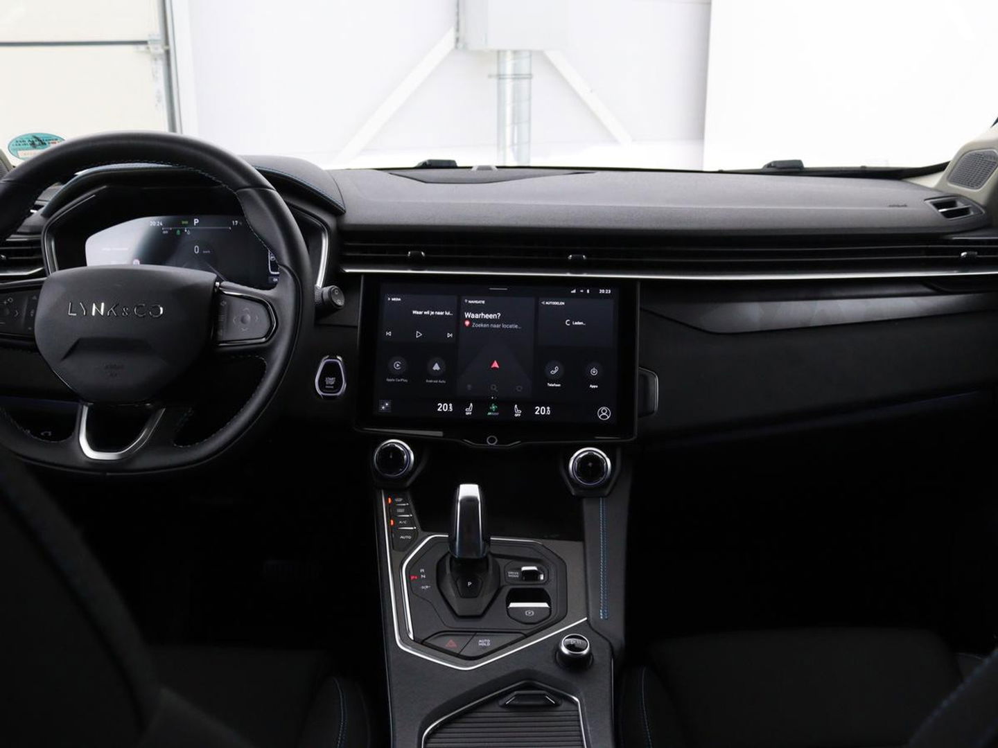 Lynk & Co 01 1.5 Plug In | Panoramadak | Infinity by Harman | 360 camera | Adaptive cruise | Stoelverwarming | Carplay | Memory | Full LED