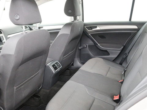 Volkswagen Golf 1.0 TSI Comfortline | Climate control | Cruise control | Parkeerhulp | Radio/CD | Lichtmetalen velgen